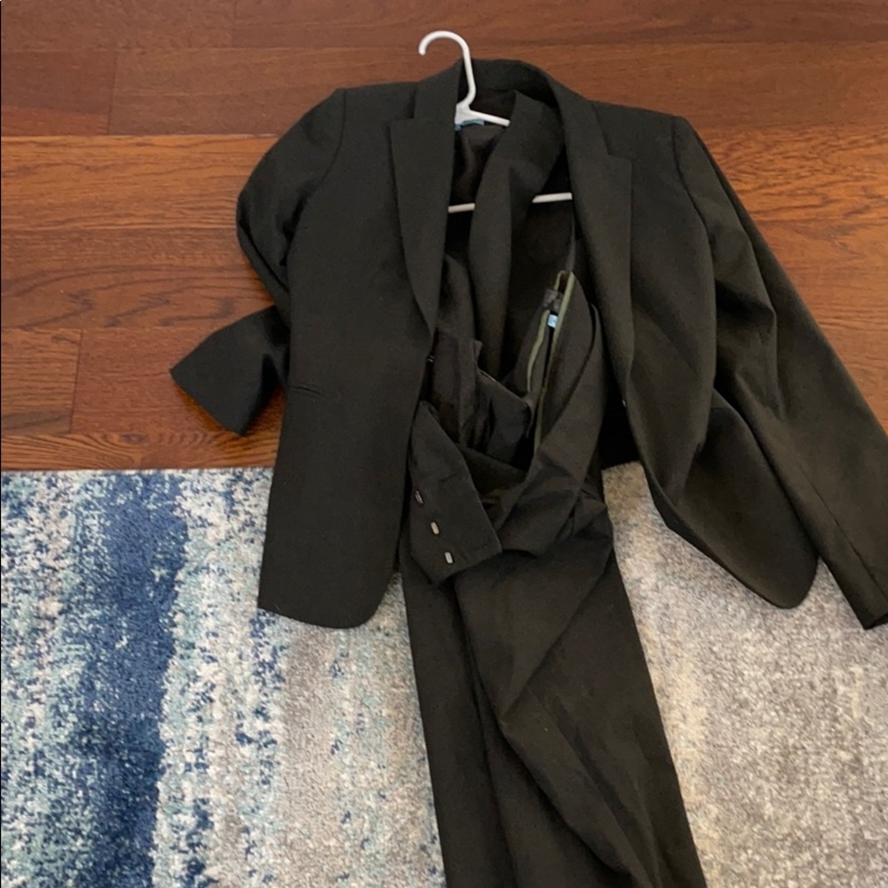 Like new Antonio melani 3 piece suit
